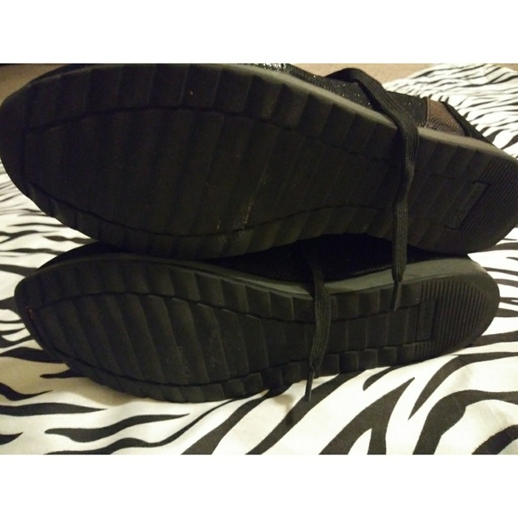 Forever Heeled Sneakers - Picture 4 of 5